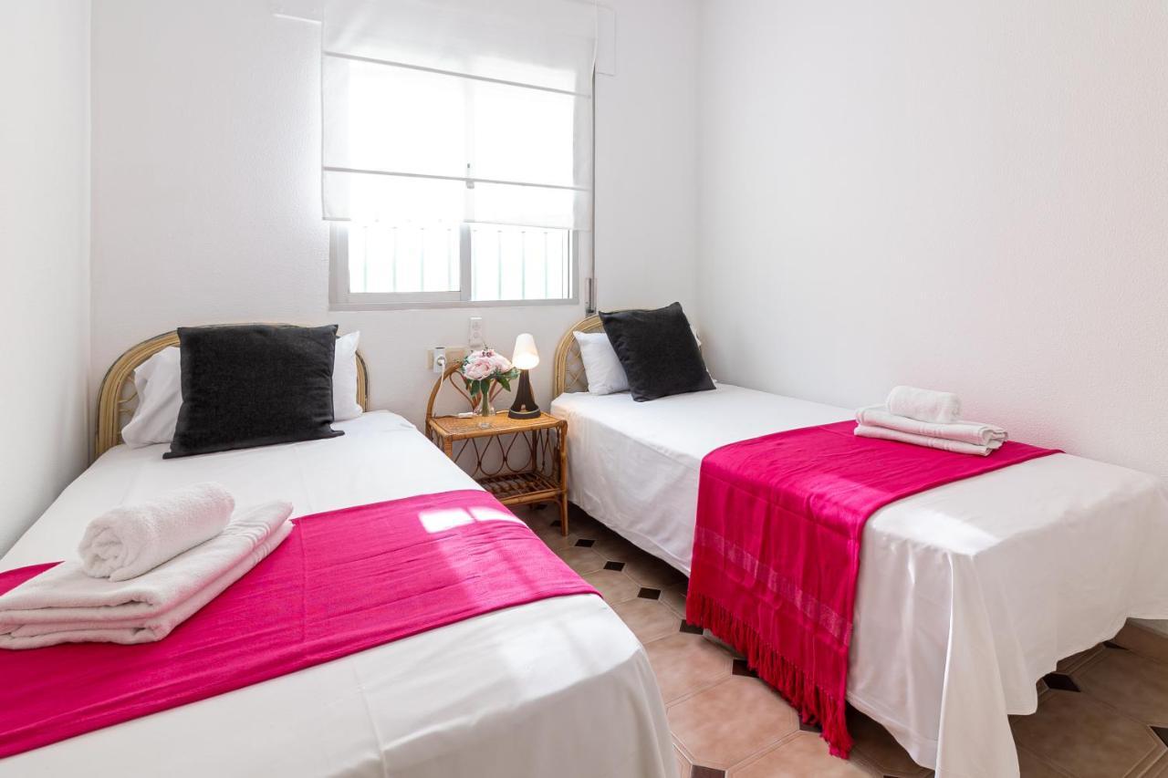 Sea & Wave Al Rolo Beach Apartment Малага Екстериор снимка