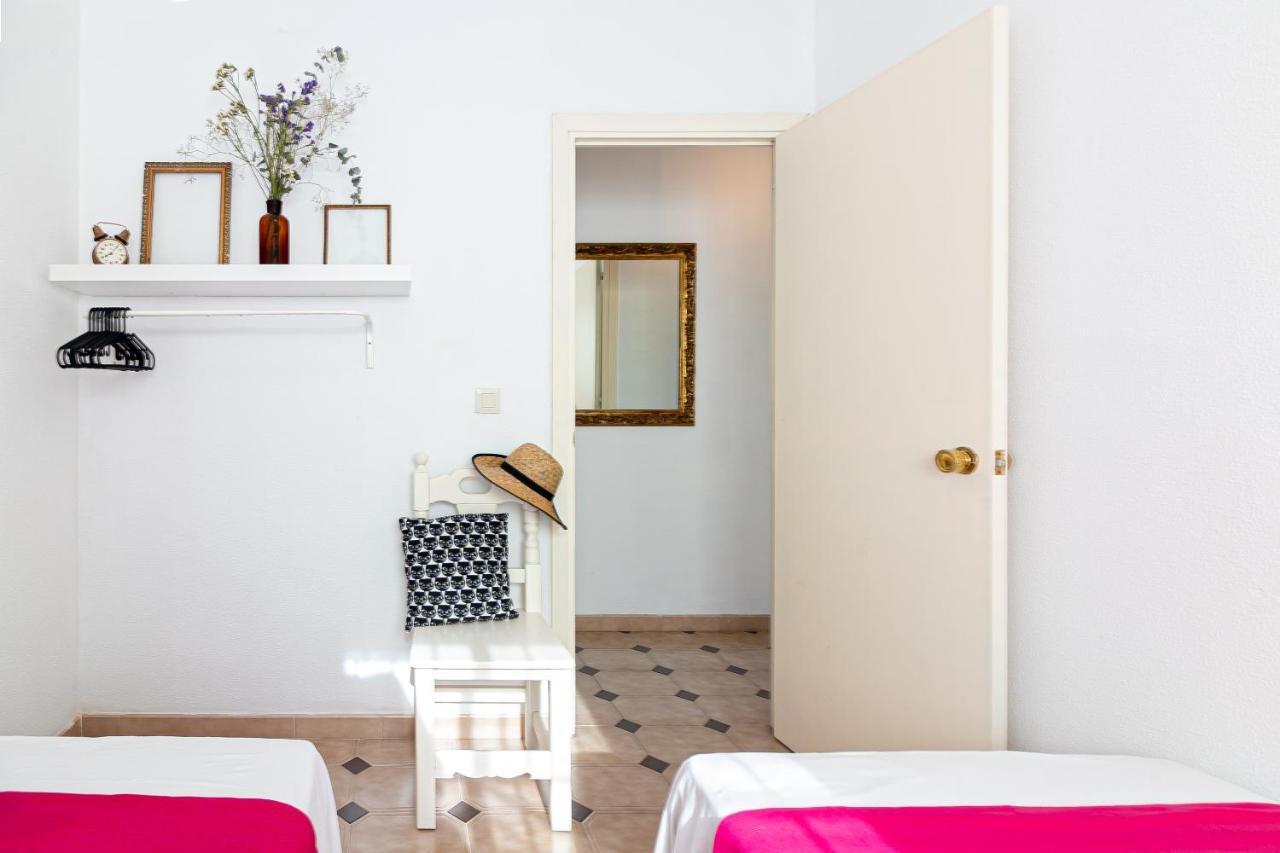 Sea & Wave Al Rolo Beach Apartment Малага Екстериор снимка