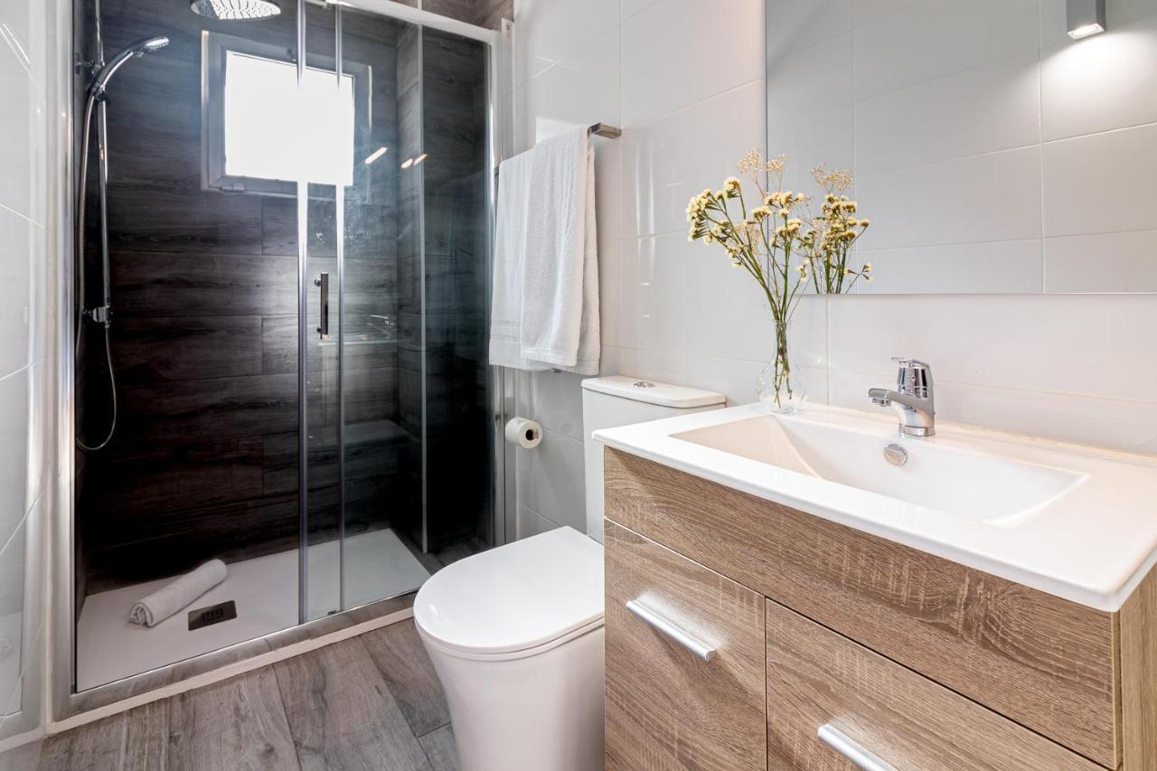 Sea & Wave Al Rolo Beach Apartment Малага Екстериор снимка