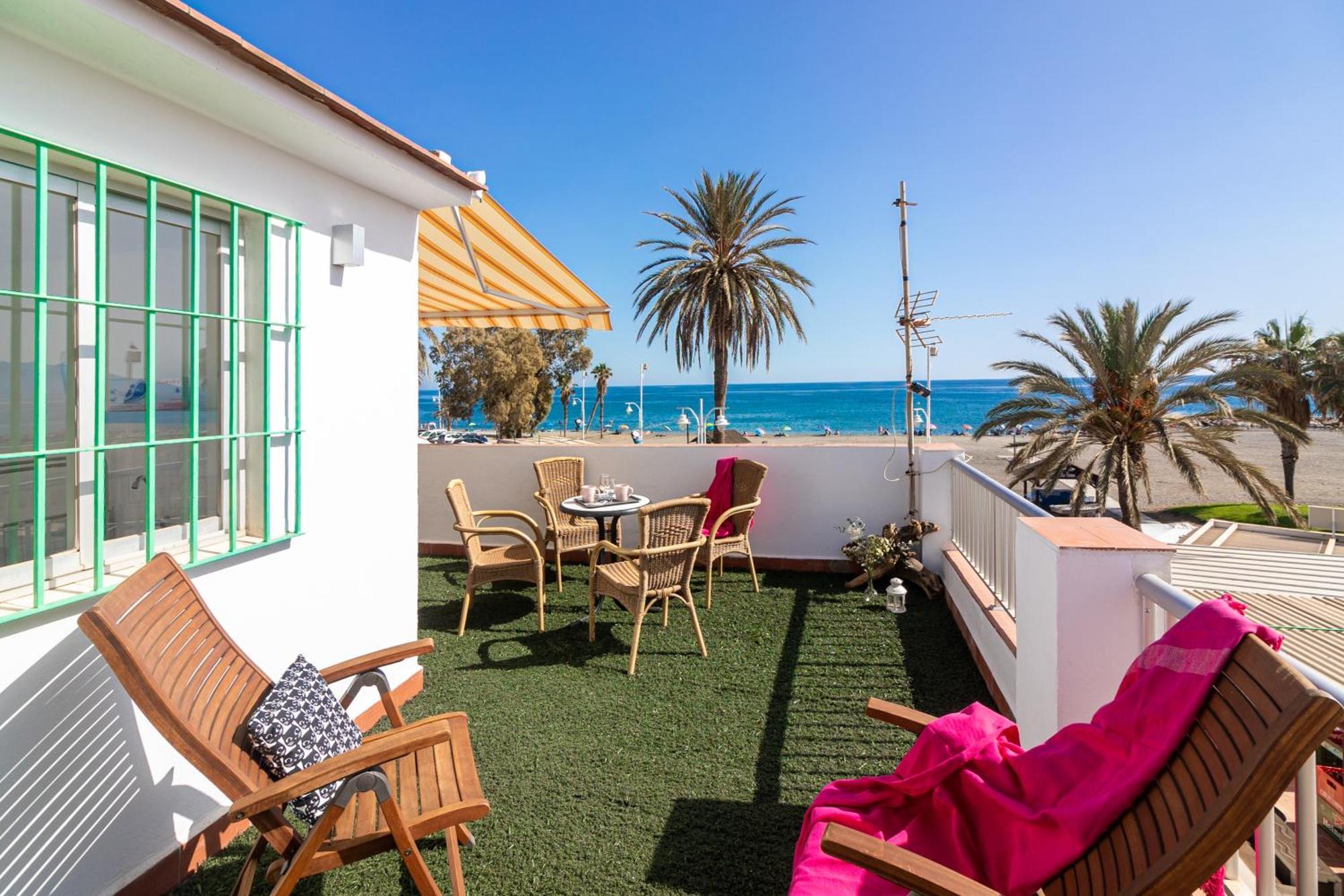 Sea & Wave Al Rolo Beach Apartment Малага Екстериор снимка