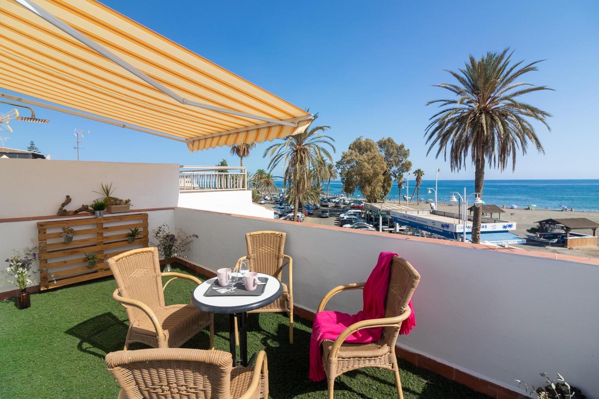 Sea & Wave Al Rolo Beach Apartment Малага Екстериор снимка